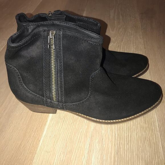 Steve Madden Leonn  Black Suede Ankle Bootie 8.5 - Picture 3 of 6